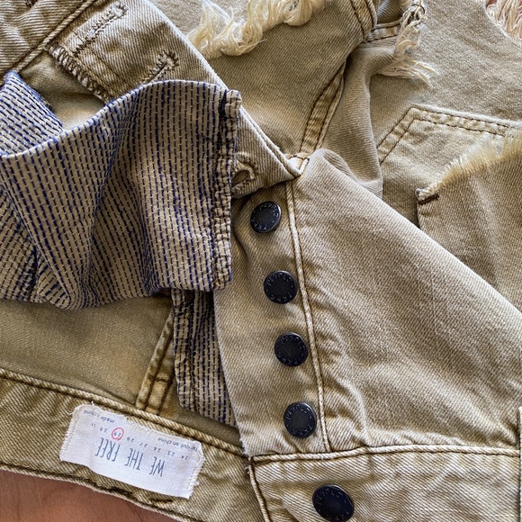 Free People We The Free Soft and Relaxed Cutoff in Moss (Size 29) - Picture 5 of 10